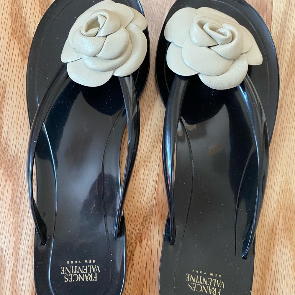 Frances Valentine (New York), Black & White Gardinia Sandal’s, Size 8.